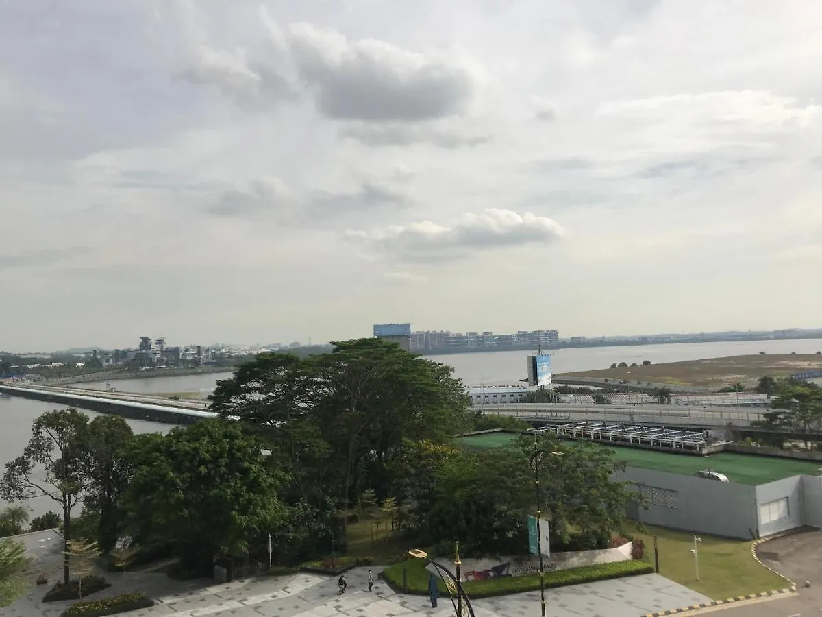 Apartment R&F Princess Cove Jb Town Homestay 3 Bed 2 Bath Johor Bahru